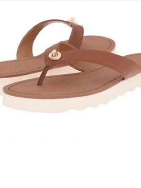 Coach Shelly thong sandal 8